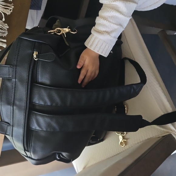 Lily Jade Vegan Leather Caroline Diaper Bag - Picture 4 of 6